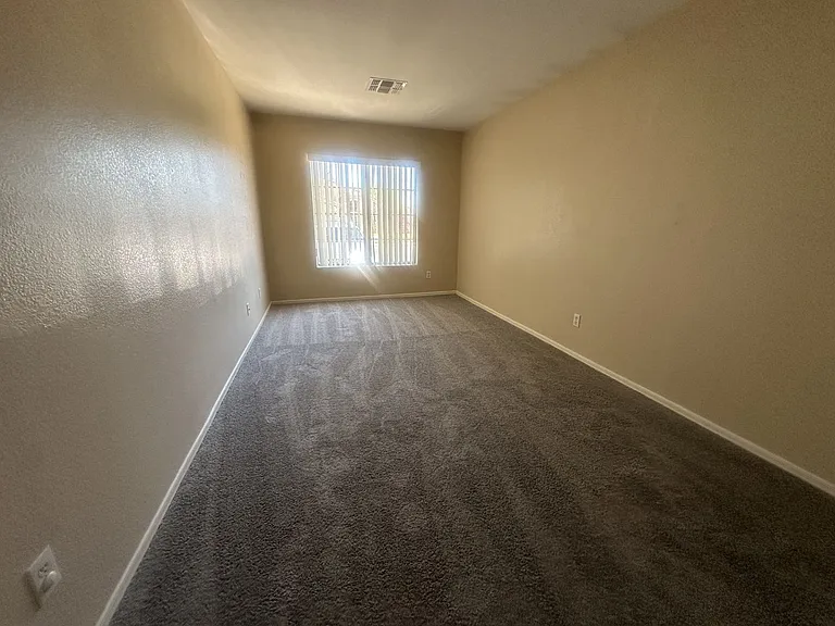 3285 E Ford Ave — Photo 32