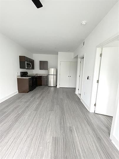 2nd image of 6036 Market St #2