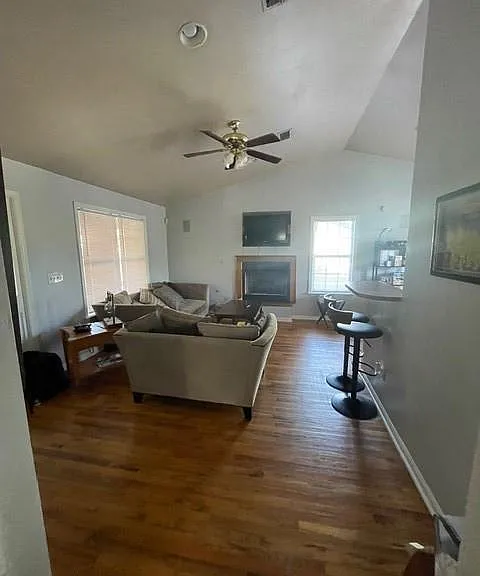 2513 Colleen Dr — Photo 4