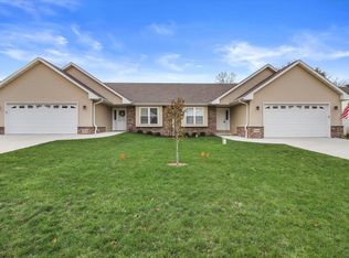 7326 Woodland Ct, Burlington, WI 53105