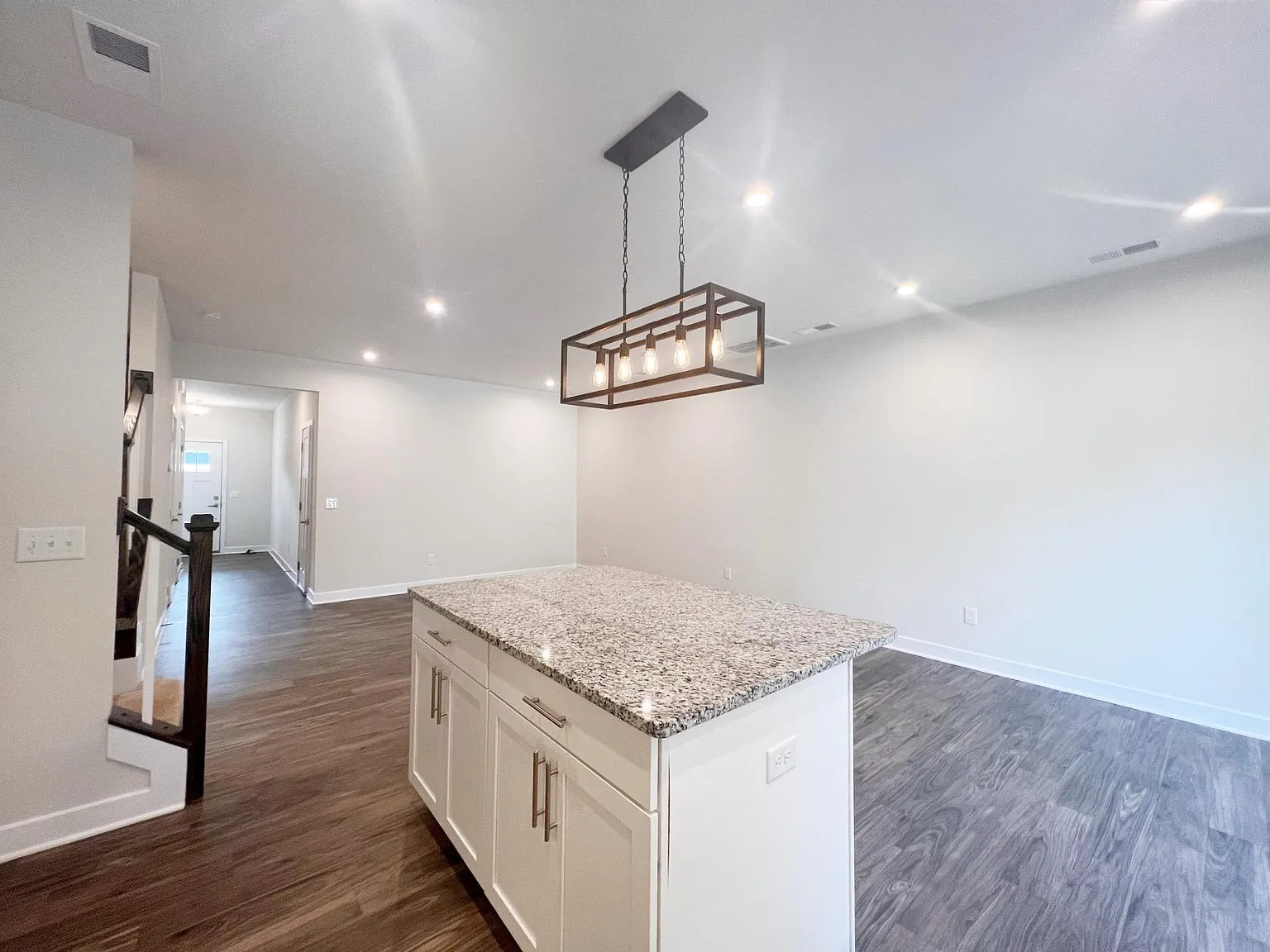 3 bed, 2.5 bath, 1596 sqft, $1,800 — Photo 3