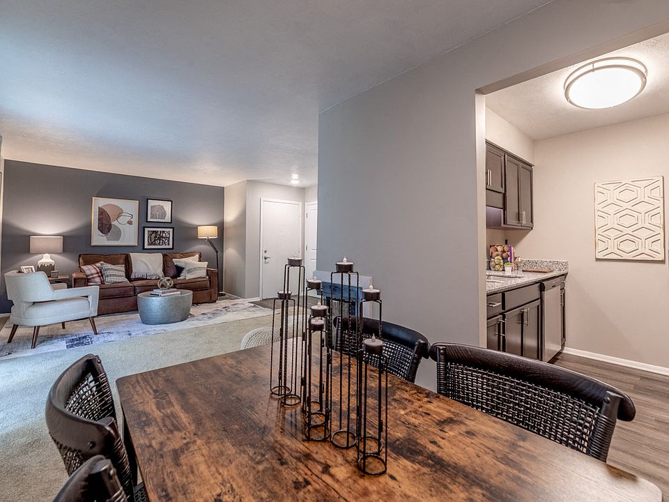 Living and Dining Room at Woodbridge Bloomington