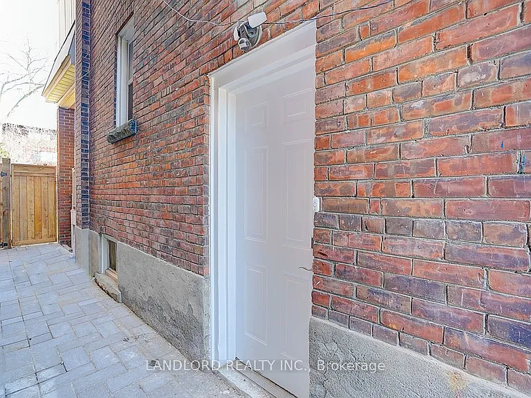 75 Kendal Ave #LOWER — Photo 26