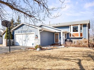 2372 Maxwell Ln, Chaska, MN 55318