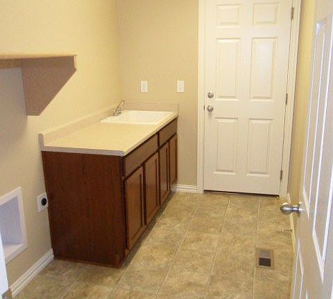 2817 Saratoga Trail
