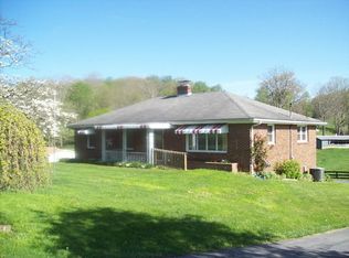 975 W Chilhowie St, Marion, VA