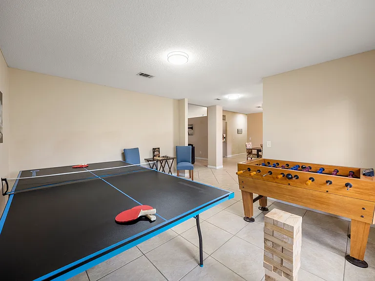 909 Catskill Ln — Photo 40