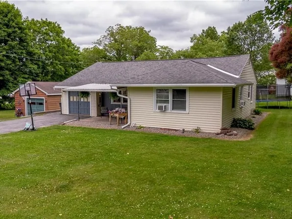 7 Bakeman St, Fulton, NY 13069