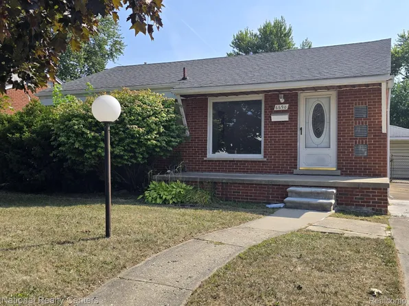 6690 Deering St, Garden City, MI 48135
