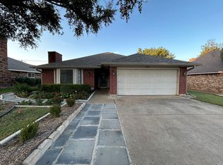 915 Baldwin Dr, Arlington, TX 76012