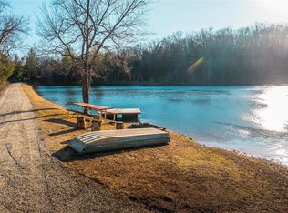 820 Lakesite Dr, Saint Clair, MO 63077