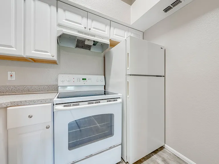 2210 Yankee Pl #334 — Photo 6