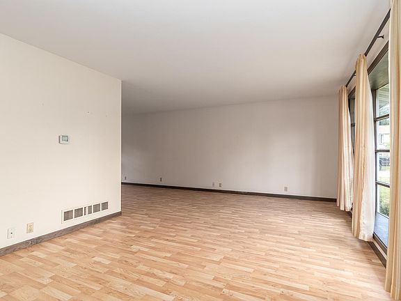 2nd image of 2214 Brookwood Ct