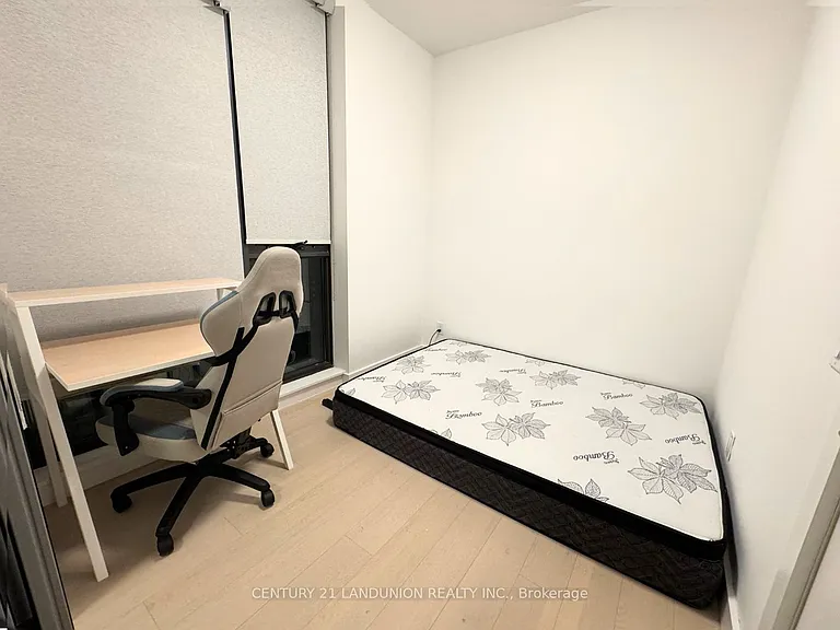 81 Wellesley St E #1401 — Photo 5