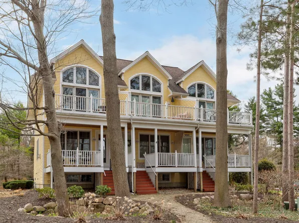 10501 Pinecone Trl #43, South Haven, MI 49090