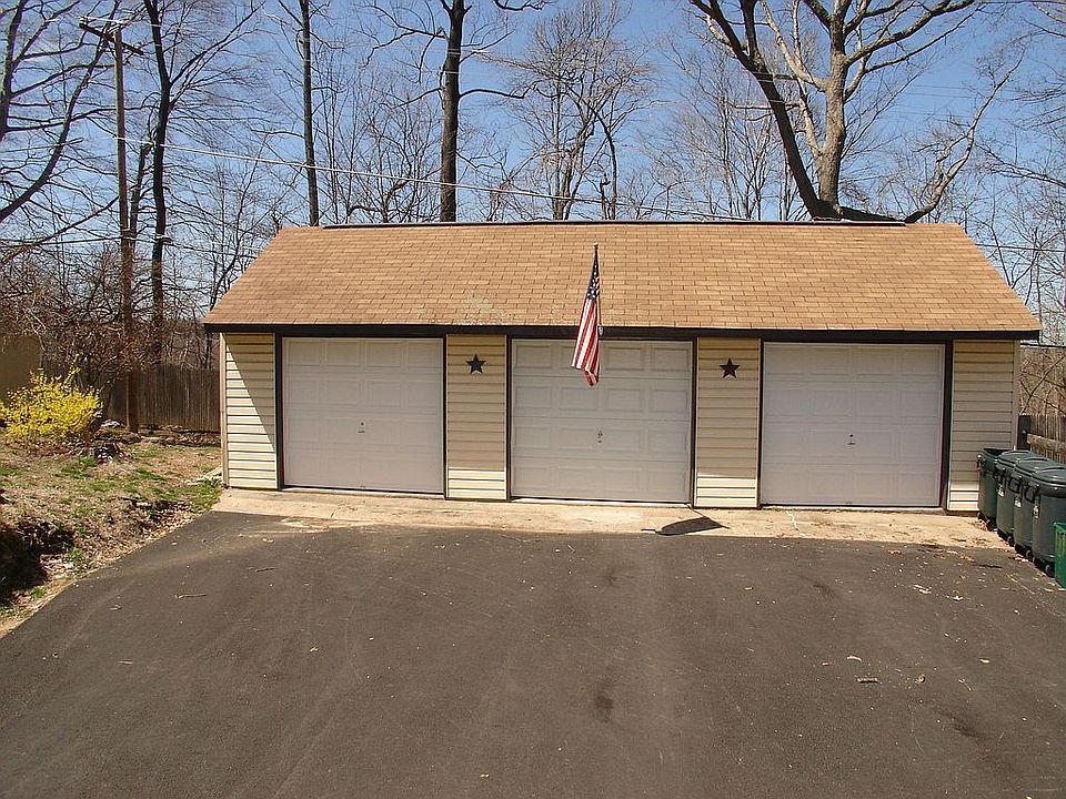 2nd image of 194 Cowbell Rd