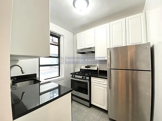 Rented by Sovereign Associates | media 11