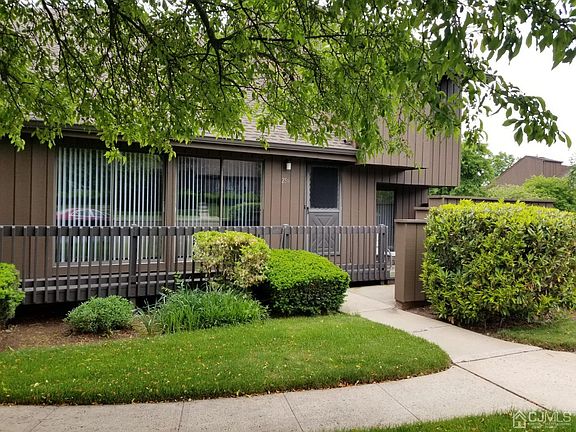 2nd image of 256 Kingsberry Dr #256