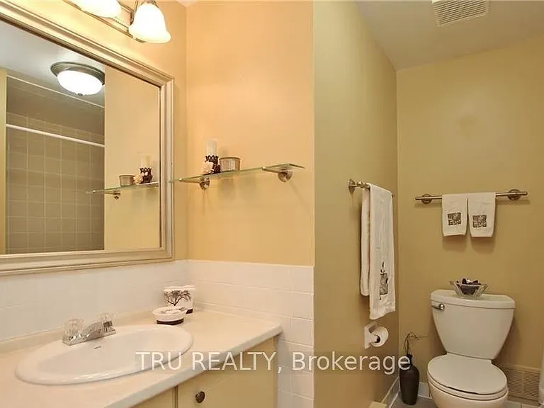 302 Craig Henry Dr #B — Photo 13