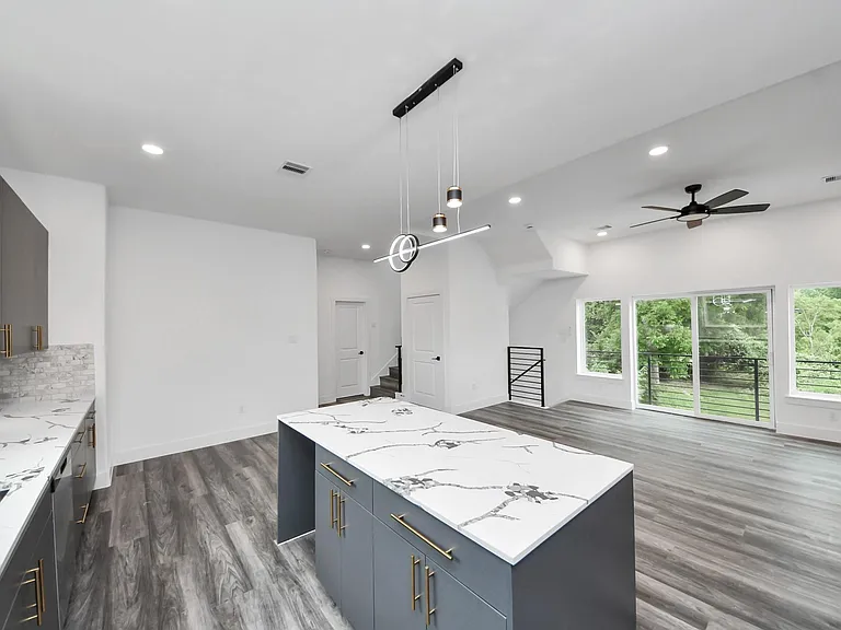 2709 Dennis St — Photo 20
