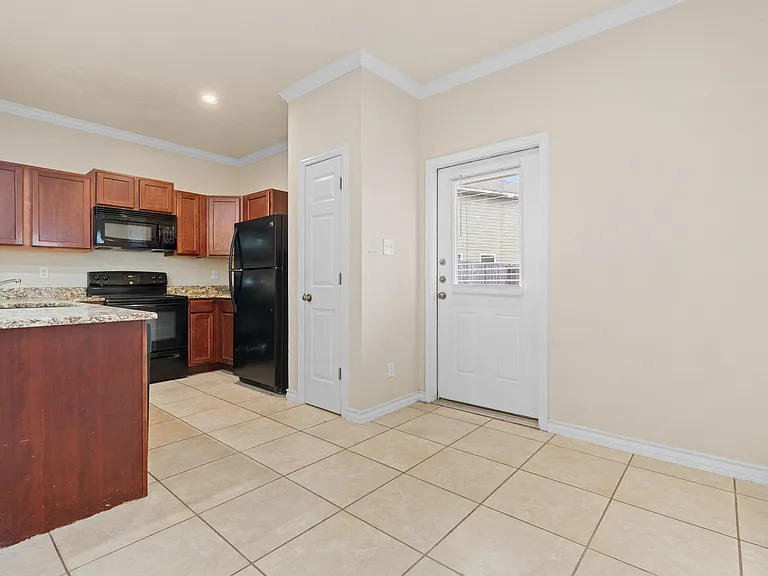 4917 Appleseed Ct — Photo 7