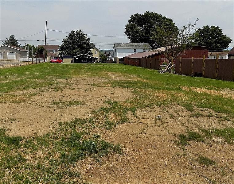 2nd image of 210 N Main St