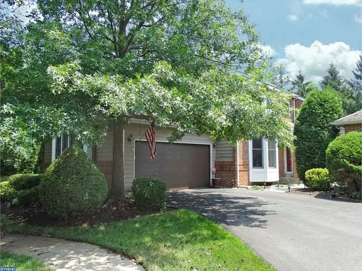 1952 Kirkbride Cir photo 1