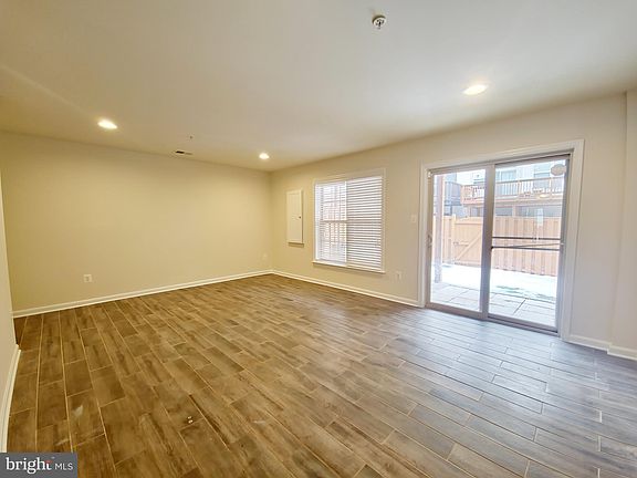 3rd image of 4705 Verdana Loop