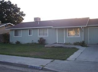 20821 S Fairway Ave, Laton, CA 93242