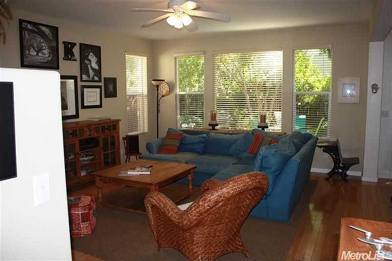 1st image of 9542 E Park Dr