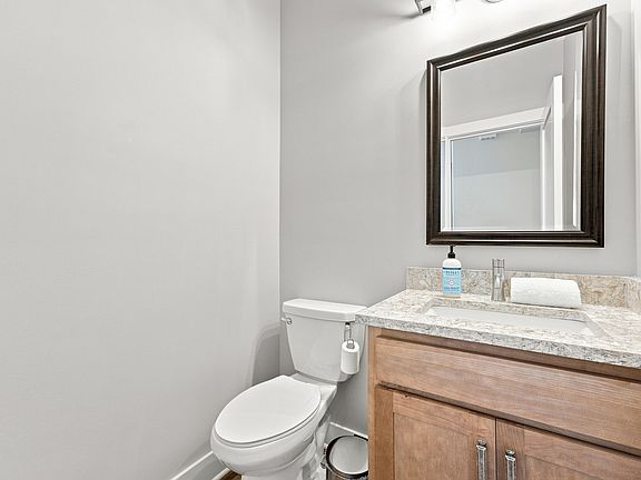 3rd image of 7142 Grove Xing