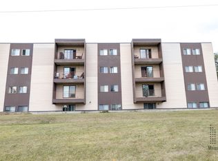 Hampton Court, Edmonton, AB T5X 3W7