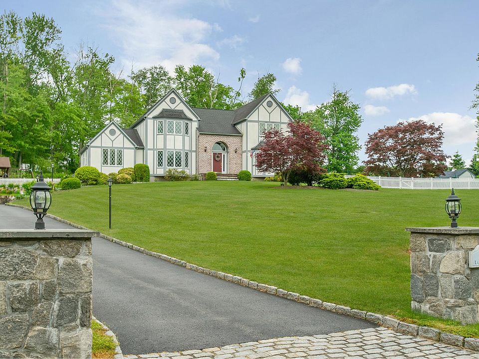 1st image of 23 Lalli Dr