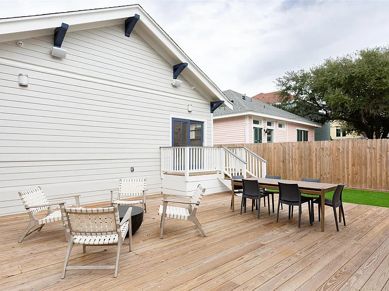 3209 Avenue P 1/2 — Photo 30