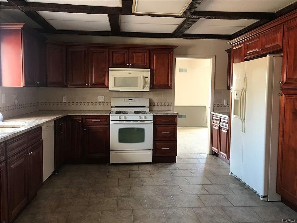 1st image of 41 Hillcrest Ave
