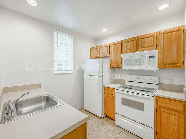 4021 Venetian Bay Dr #102 — Photo 5