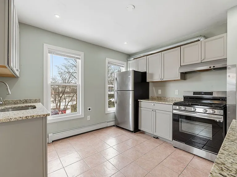 32 Lawrence St #1 — Photo 1