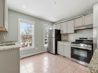 32 Lawrence St #1, Lowell, MA 01852