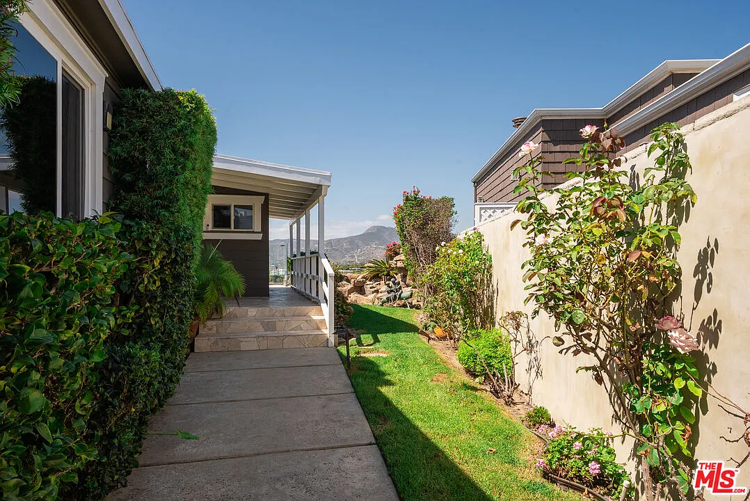 3 bed, 3.0 bath, $12,750 — Photo 3