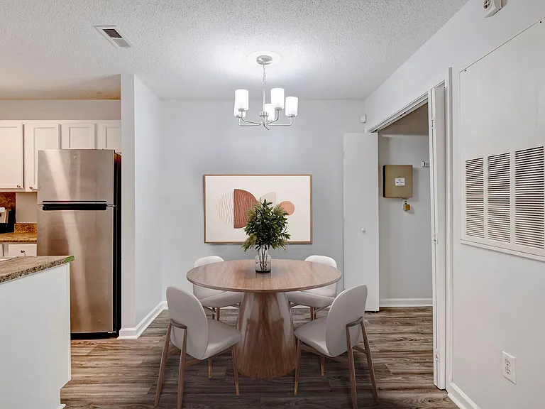 Britt Lake Apartments — Photo 21