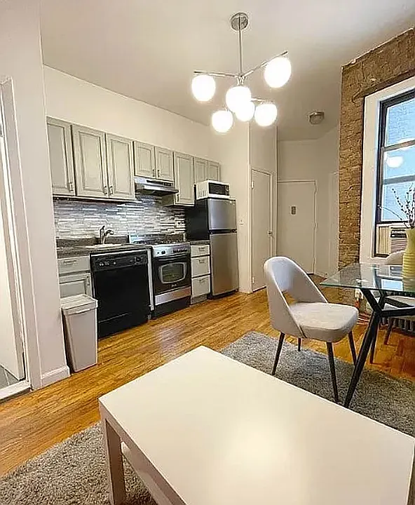 57 Pitt St #16