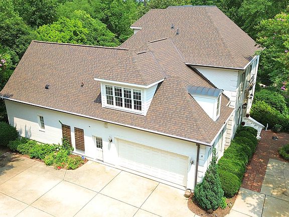 3rd image of 2638 Churchill Rd