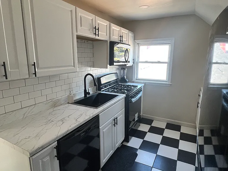 163 Holly St #3 — Photo 1