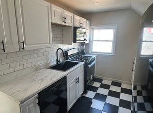 163 Holly St #3, New Bedford, MA 02746