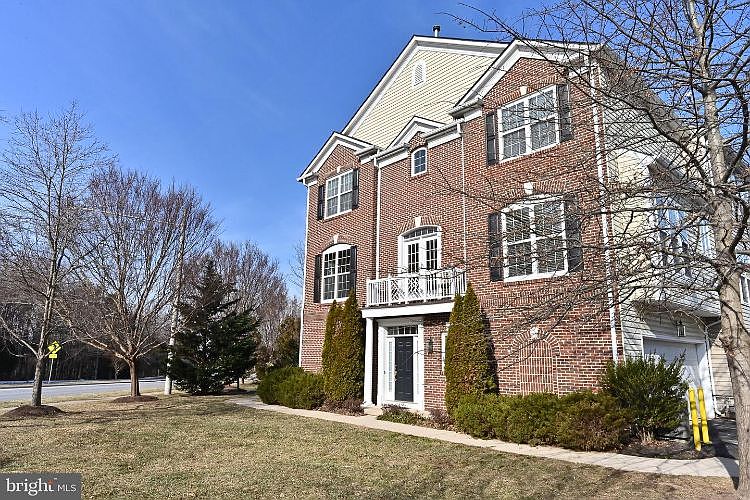 1st image of 5102 Village Fountain Pl