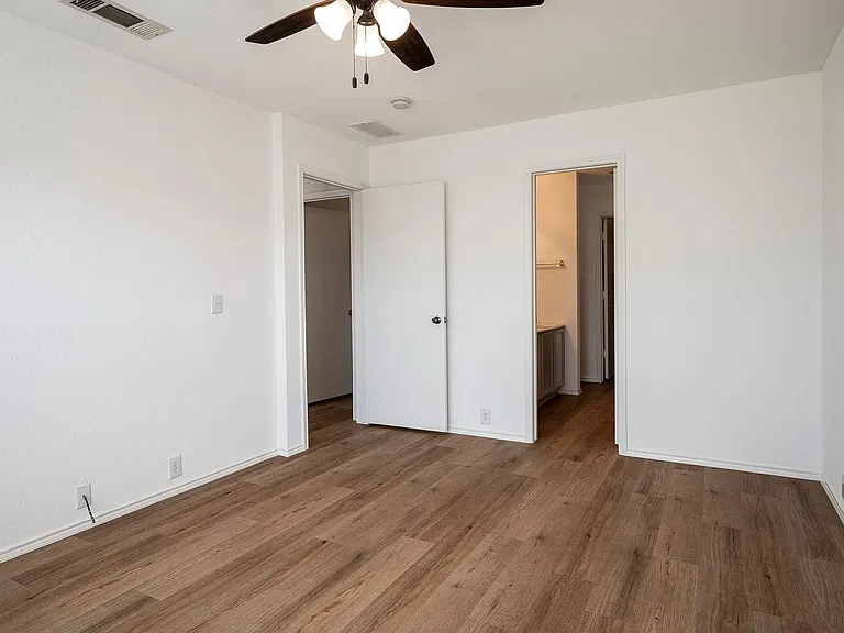 8924 King St — Photo 17