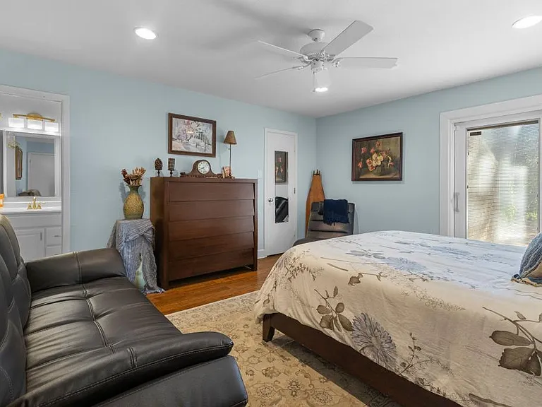 905 Crowley Rd — Photo 23