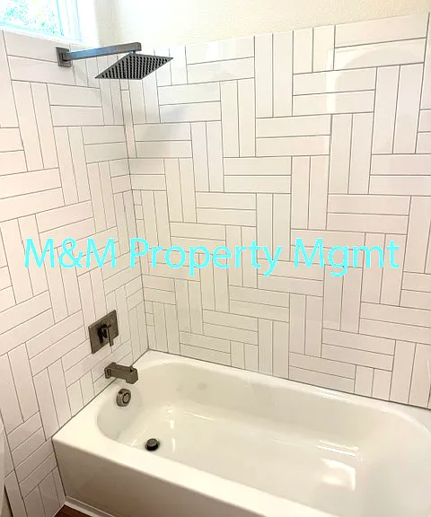 213 Rochelle Ct — Photo 5