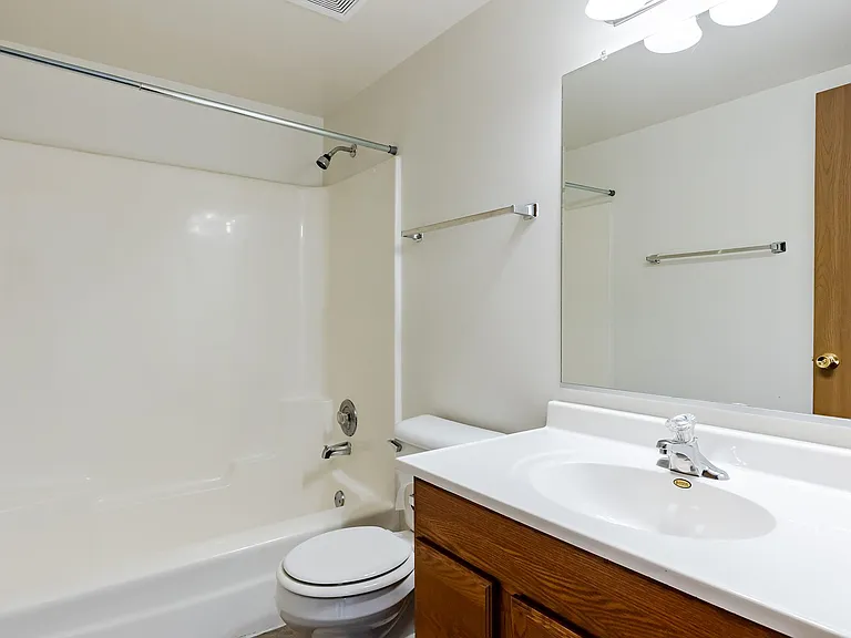 Woodcreek Apartments — Photo 10