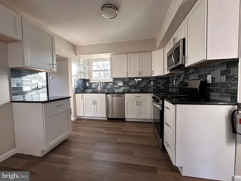 225 Velde Ave — Photo 5